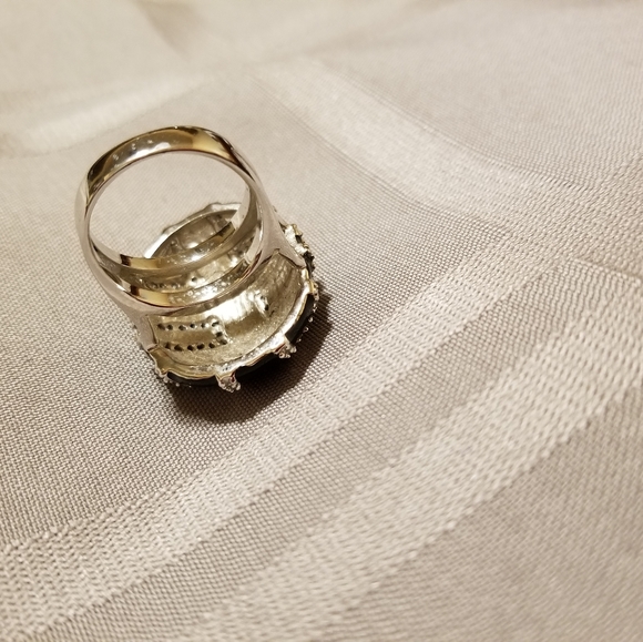 RHODIUM PLATED ENAMEL RING. - Picture 4 of 6